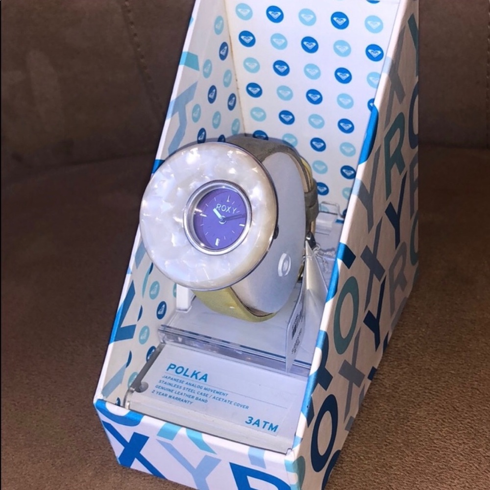 New in box Roxy watch vintage leather band